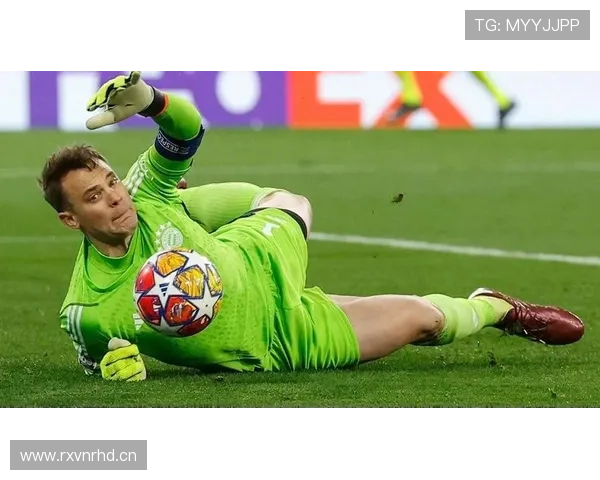 诺伊尔 vs 卡西利亚斯：反应型与出击型门将风格对比