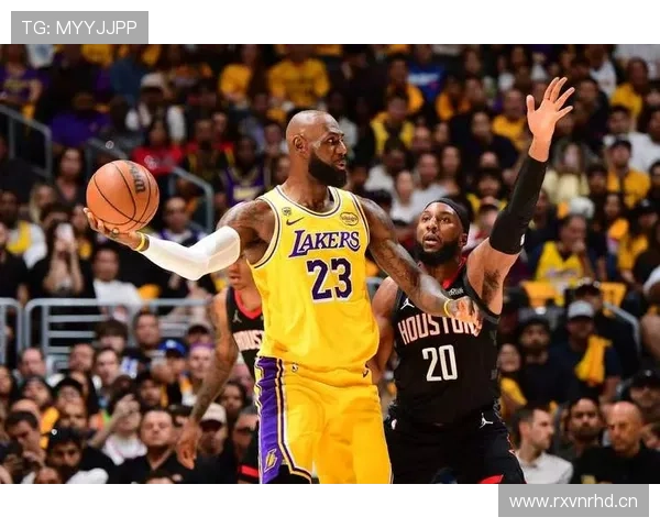 勒布朗挡拆助攻提升詹姆斯效率，季后赛表现明显优于常规赛